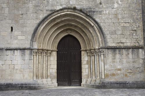Puerta occidental de la iglesia de Irantzu